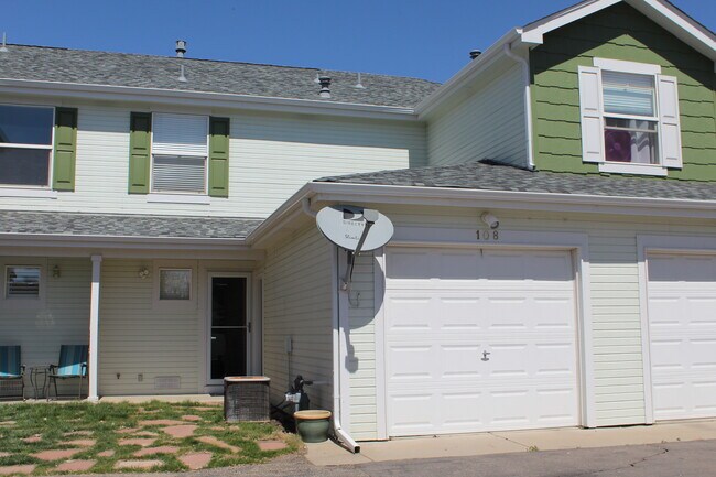 Rear Garage - 108 5th St