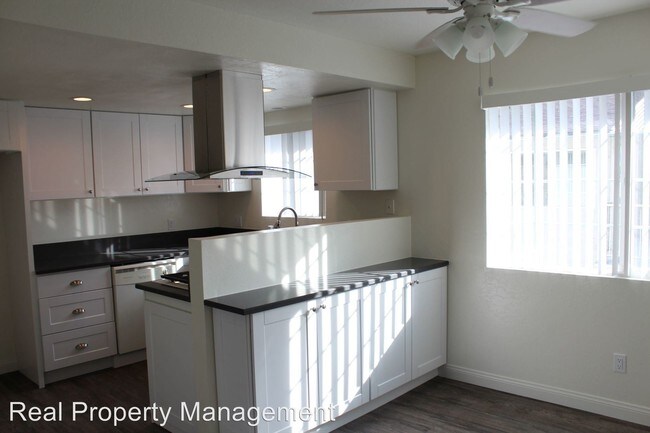 Building Photo - 2102-2108 Via Robles