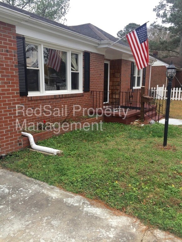 Foto del edificio - 1017 Hodges Ferry Rd
