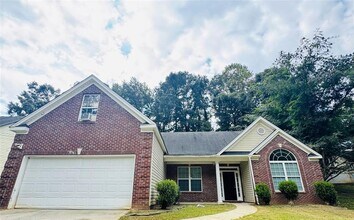 Building Photo - 5736 Lakeside Dr