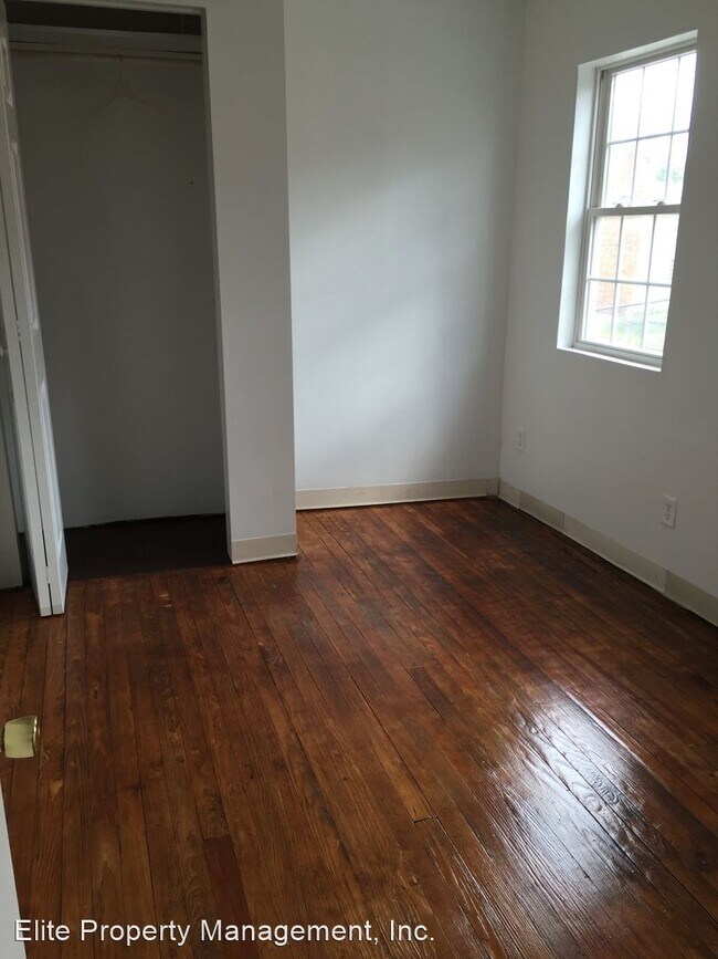Building Photo - 3 br, 1 bath House - 411 E Walnut St.