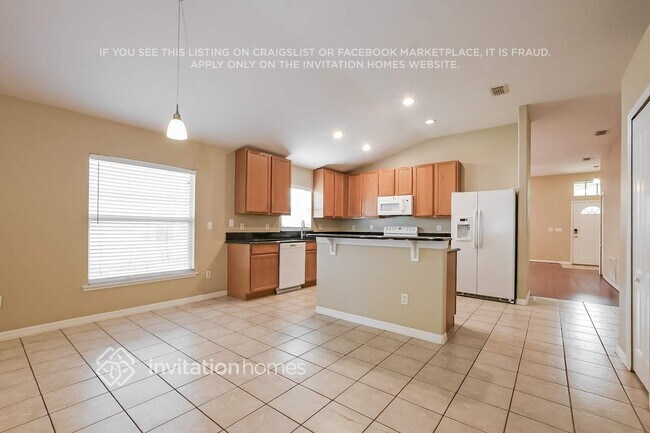 Building Photo - 2055 Golden Ivy Way