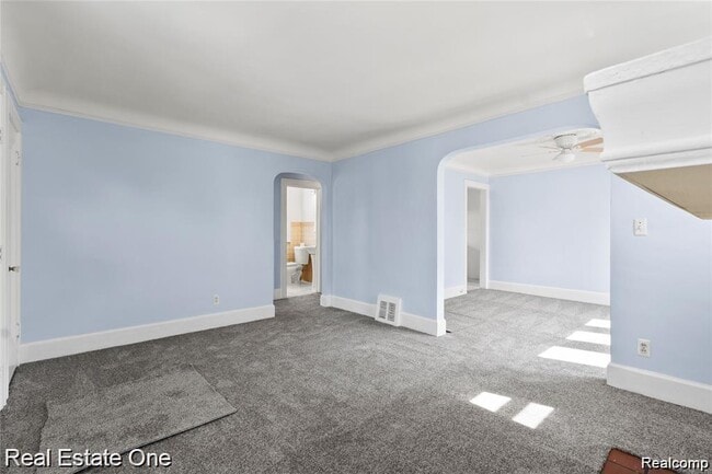 Building Photo - 5444 Kenilworth St