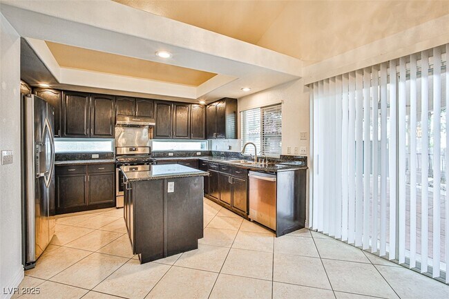 Foto del edificio - 5871 Salmon Falls St