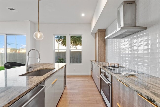 Foto del edificio - 5203 Texas St