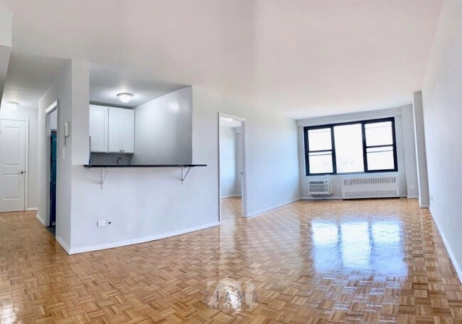 Building Photo - 160 Parkside Ave