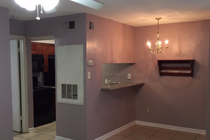 Kitchen/Dining Area - 4101 Hessmer Ave