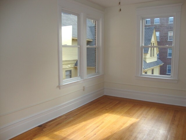 Living room with lots of light - 136 Dwight St