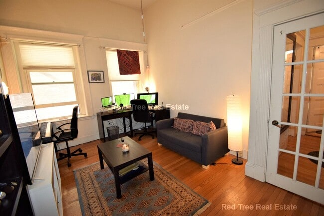 Building Photo - 8 Garrison St