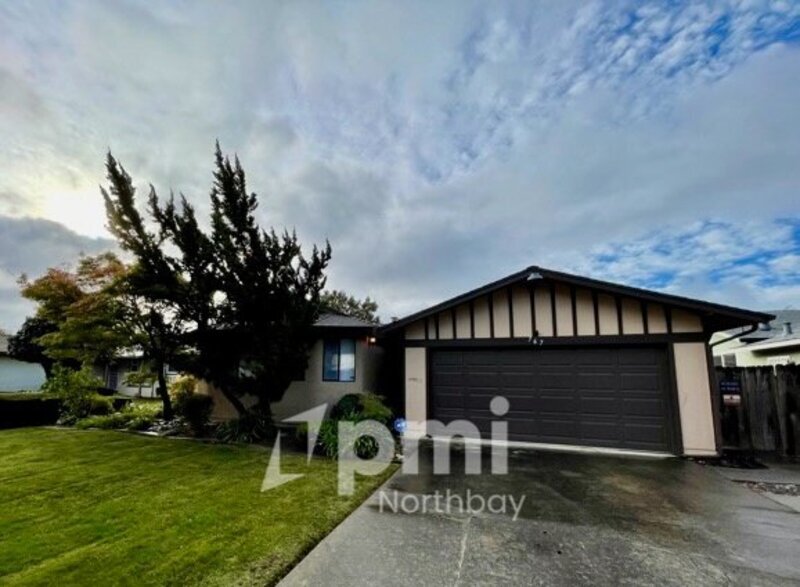 Primary Photo - 767 Cement Hill Rd