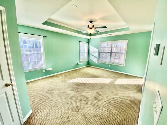 Master Bed - 600 Coligny Ct
