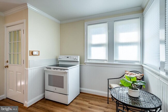 Foto del edificio - 472 W King St