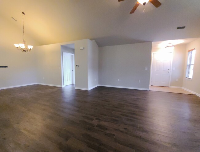 Building Photo - 15457 Amberleigh Cir