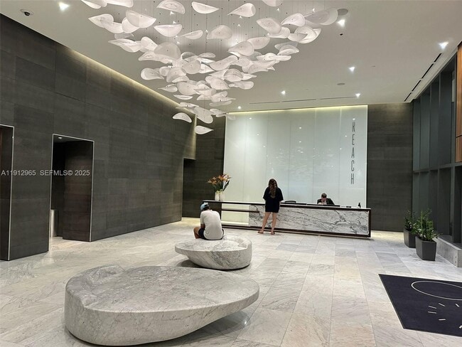 Building Photo - 68 SE 6th St