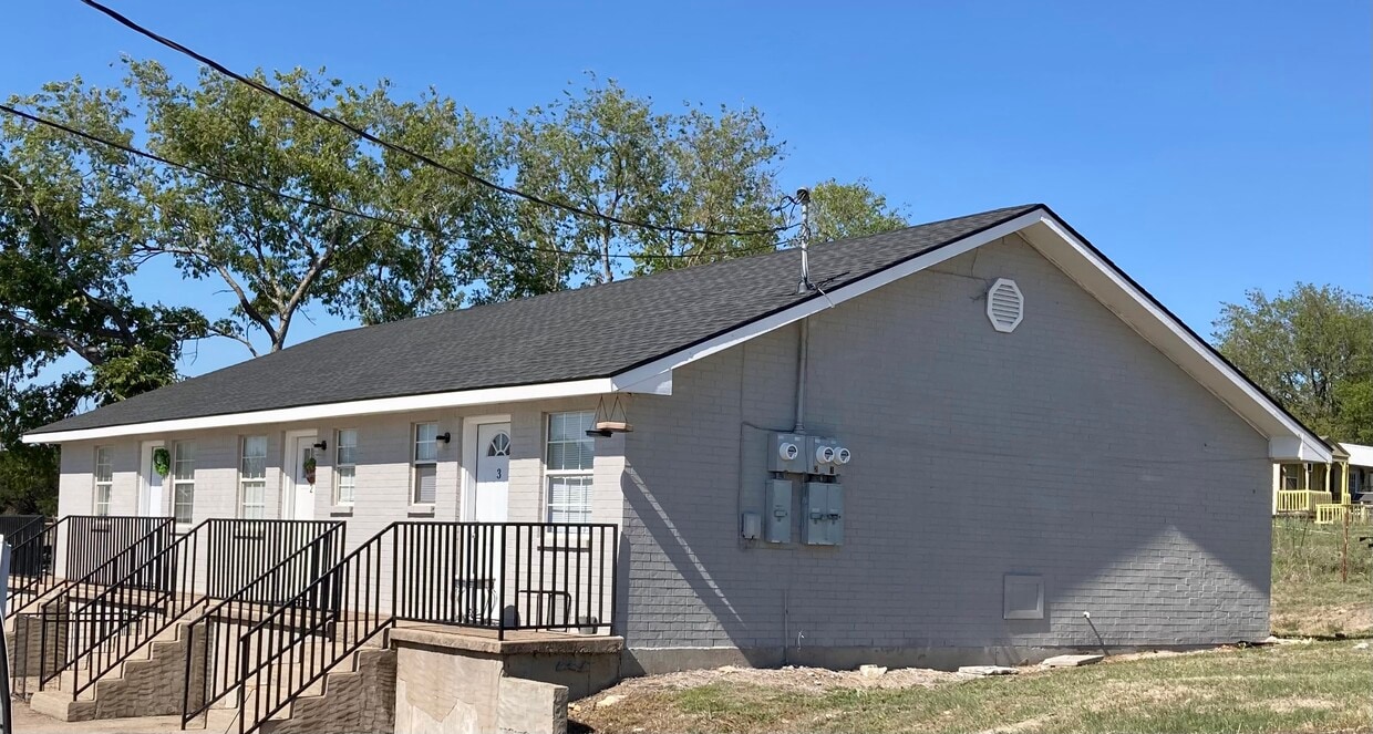 805 N Second St, Hico, TX 76457 Townhome Rentals in Hico TX