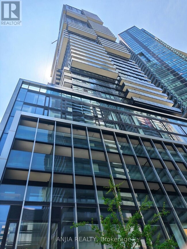 Building Photo - 55 Charles St E