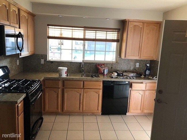 Building Photo - 4 br, 2 bath House - 634 Matson Drive