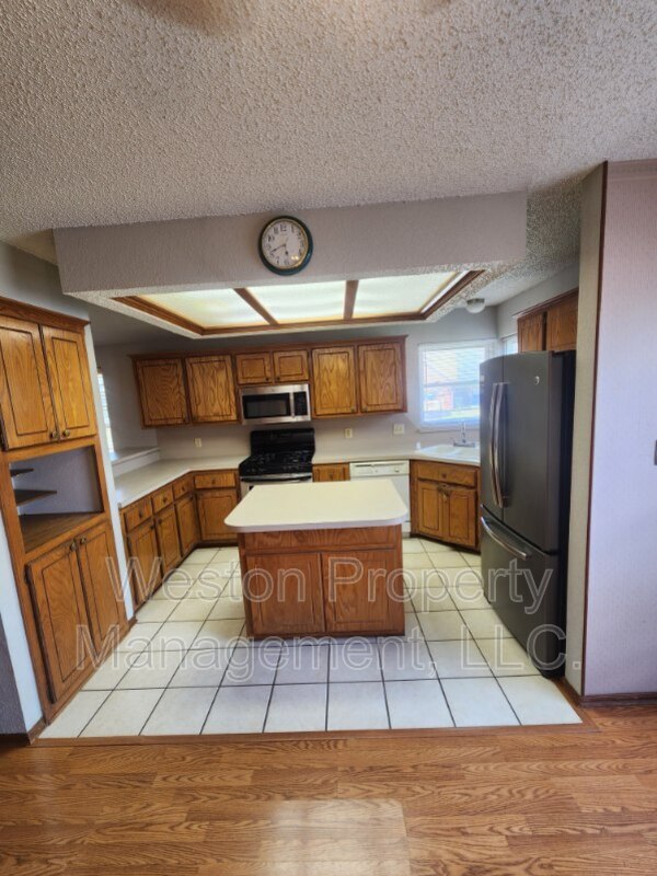 Building Photo - 3220 Duvall Dr