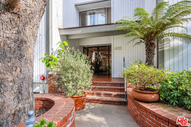 Foto del edificio - 406 N Oakhurst Dr