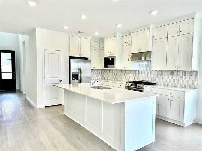 Foto del edificio - 26607 Woodland Strawberry Ln