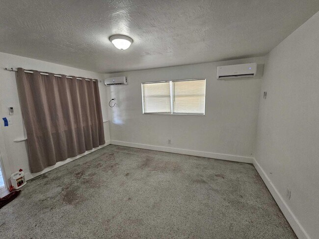 Foto del edificio - 2740 NW 2nd St