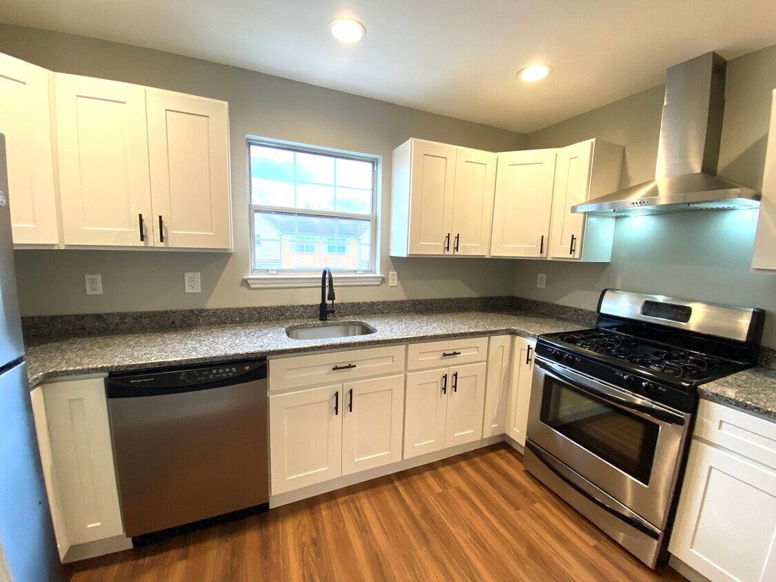 Foto principal - 616 Woodchip Rd