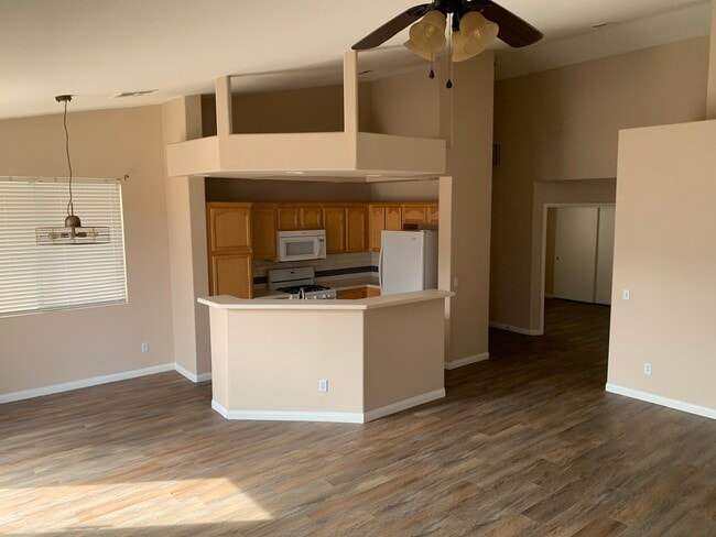 Foto del edificio - 1205 Simms Ave