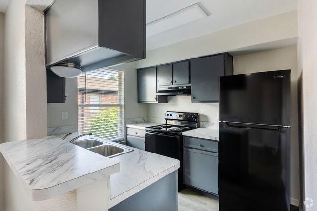 Building Photo - The Heights at Post Oak