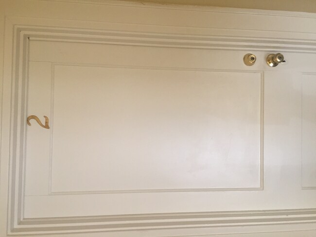 Building Photo - 704 10th Ave