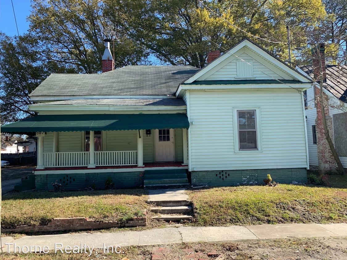 Primary Photo - 3 br, 1.5 bath House - 807 Pender Street