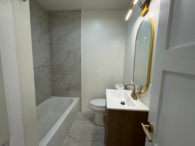 Foto del edificio - 4579 W 171st St