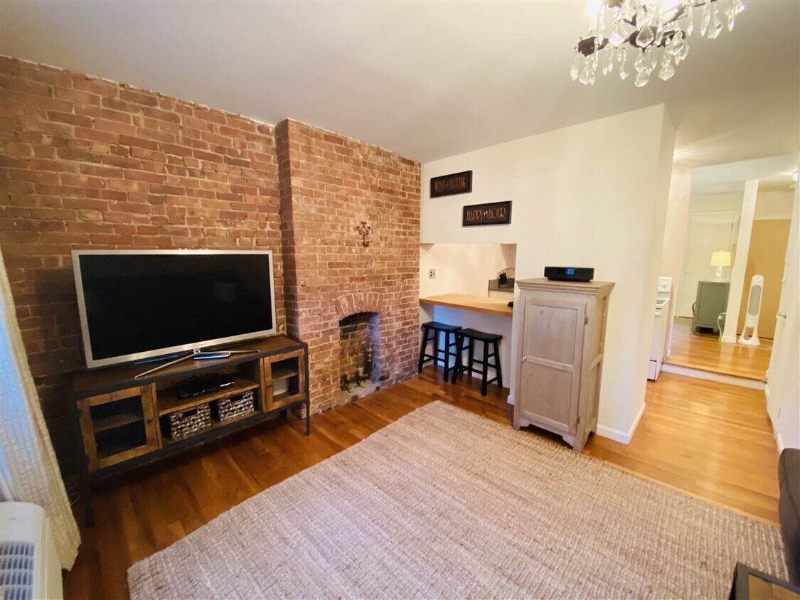 126 Garden St Unit 4, Hoboken, NJ 07030 Room for Rent in Hoboken, NJ
