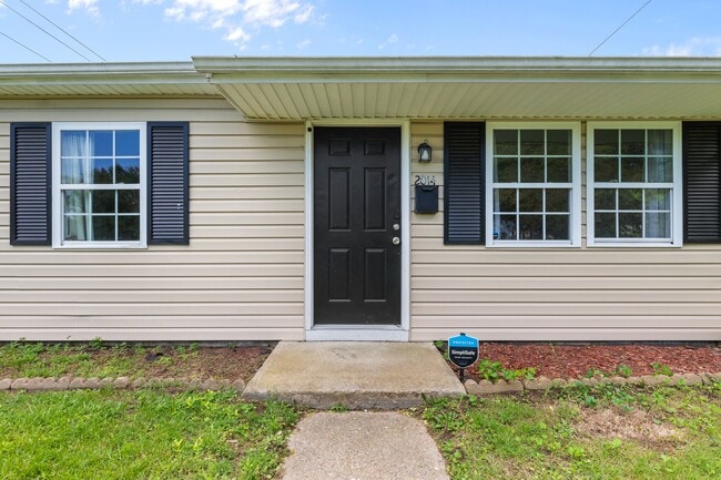 Building Photo - 2014 Somerville Dr