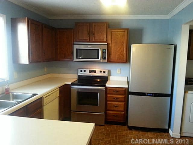 Building Photo - 7602 Holly Grove Ct