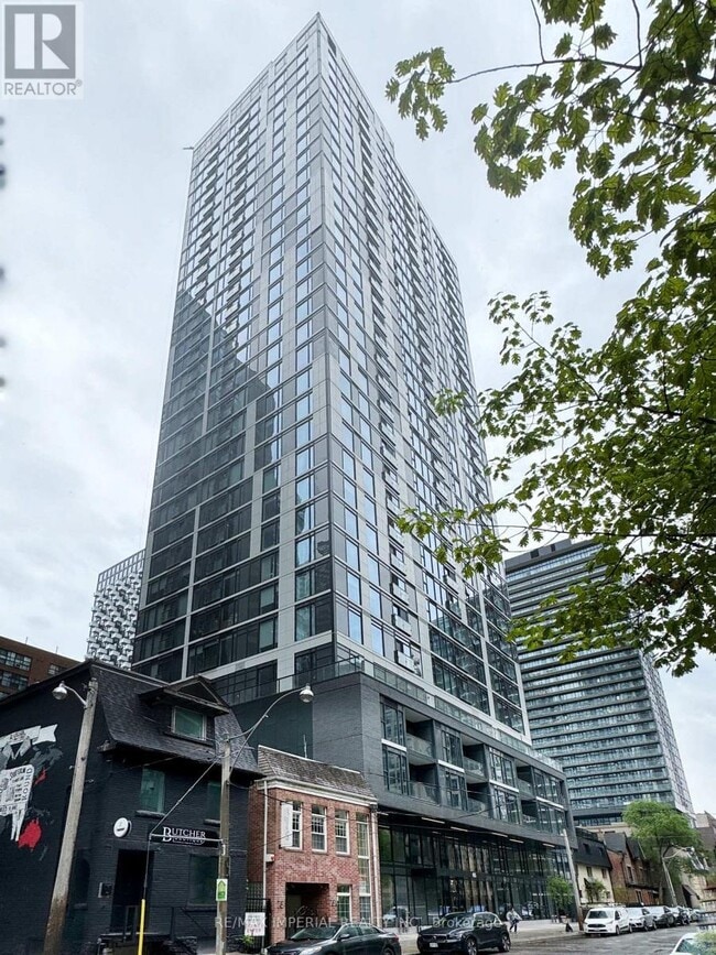 Building Photo - 65 Mutual St