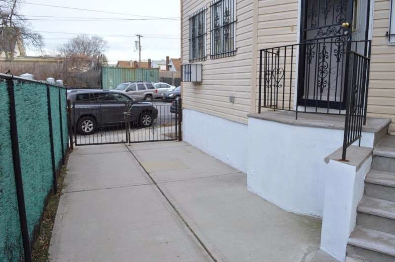 Primary Photo - 13430 Garrett St