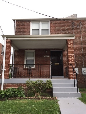 Building Photo - 639 Emerson St NE
