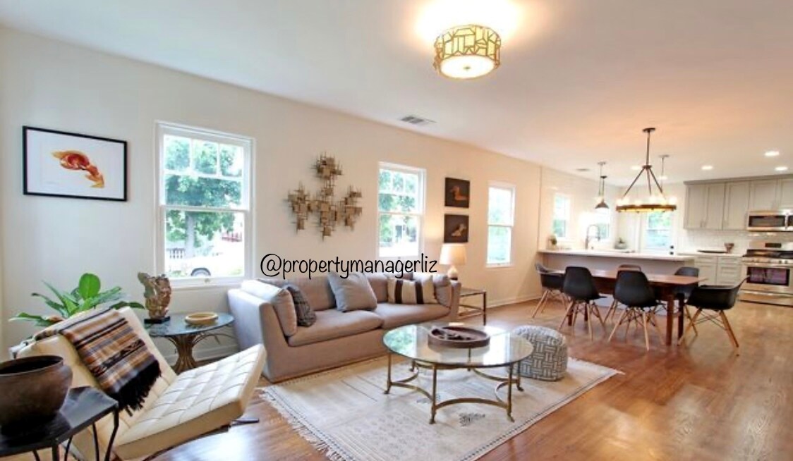 Living room - 4862 Glacier Dr