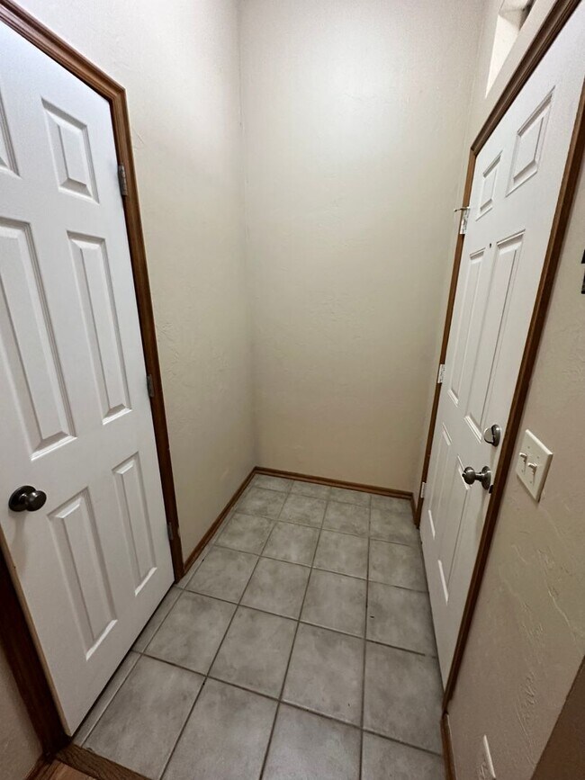 Building Photo - 1306 SW 25th St