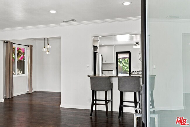 Foto del edificio - 4415 Woodland Ave