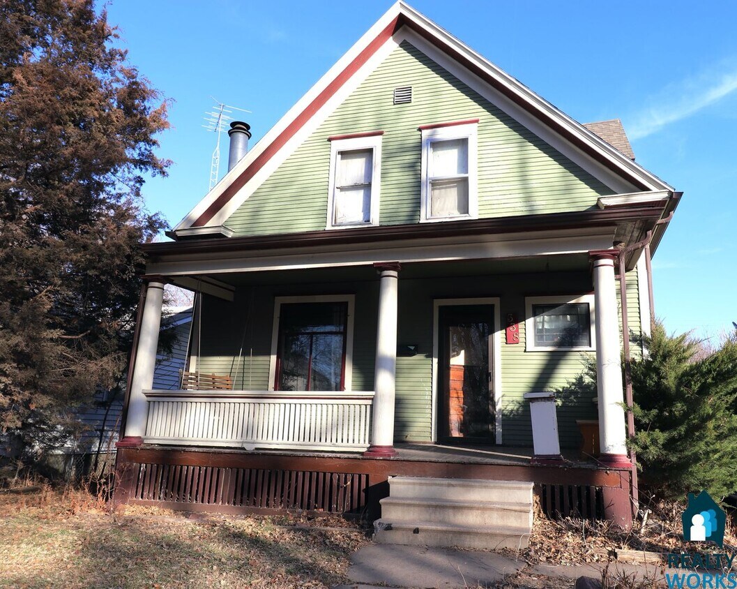 Foto principal - 3 Bedroom Home Available!