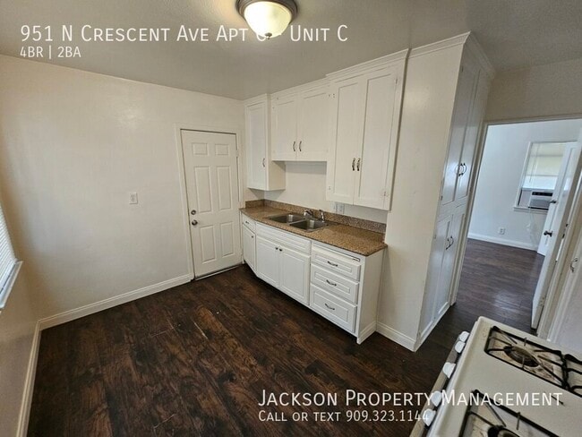 Building Photo - 951 N Crescent Ave
