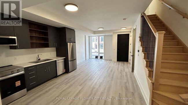 Building Photo - 124 Everett Cmn