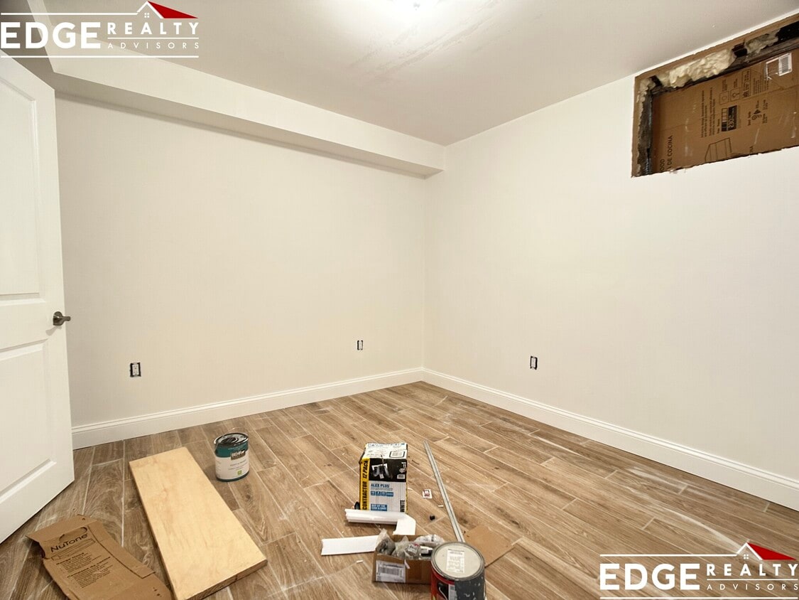 Primary Photo - 73 Leicester St
