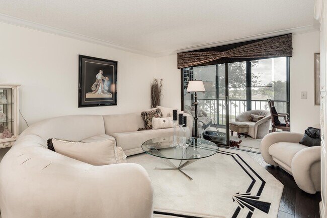 Foto del edificio - 7240 Huntington Ln