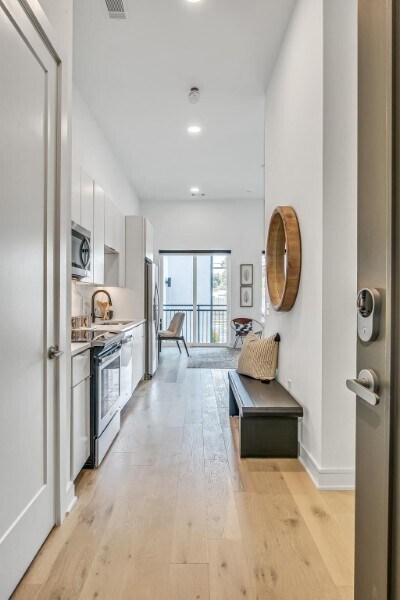 Warm and inviting entrance - 1125 10th Ave N