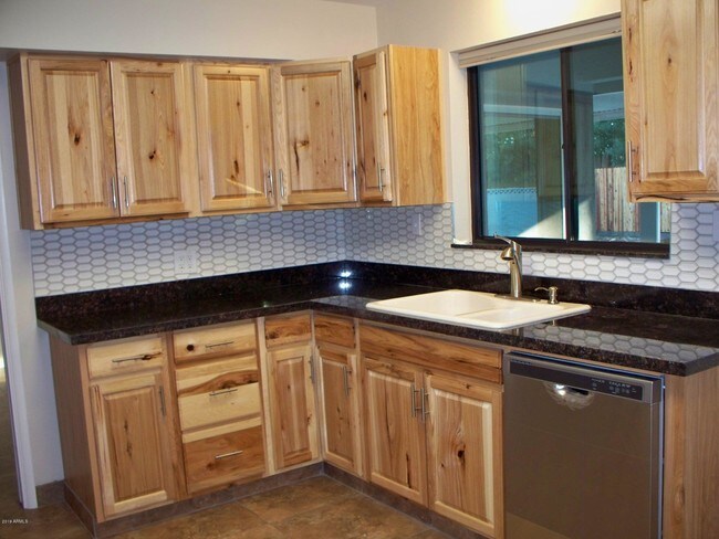 Foto del edificio - 4623 E Catalina Dr