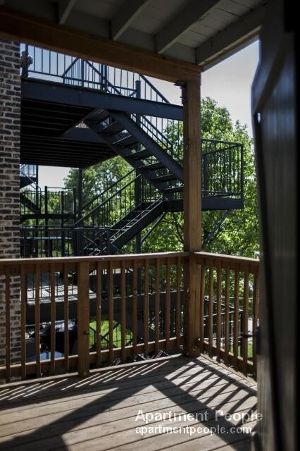 Foto del edificio - 4220 N Winchester Ave