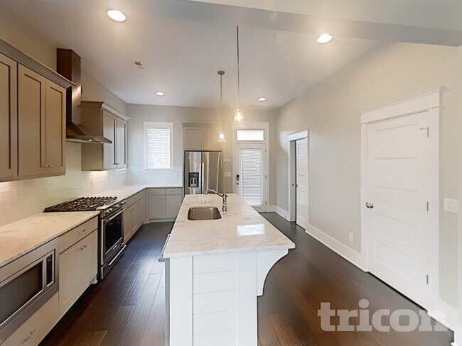 Foto del edificio - 6817 Charlotte Pike