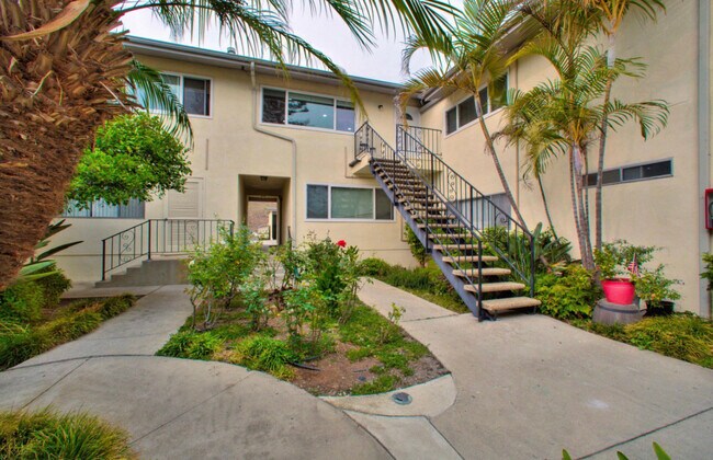 Building Photo - 7560 Cathedral Oaks Rd